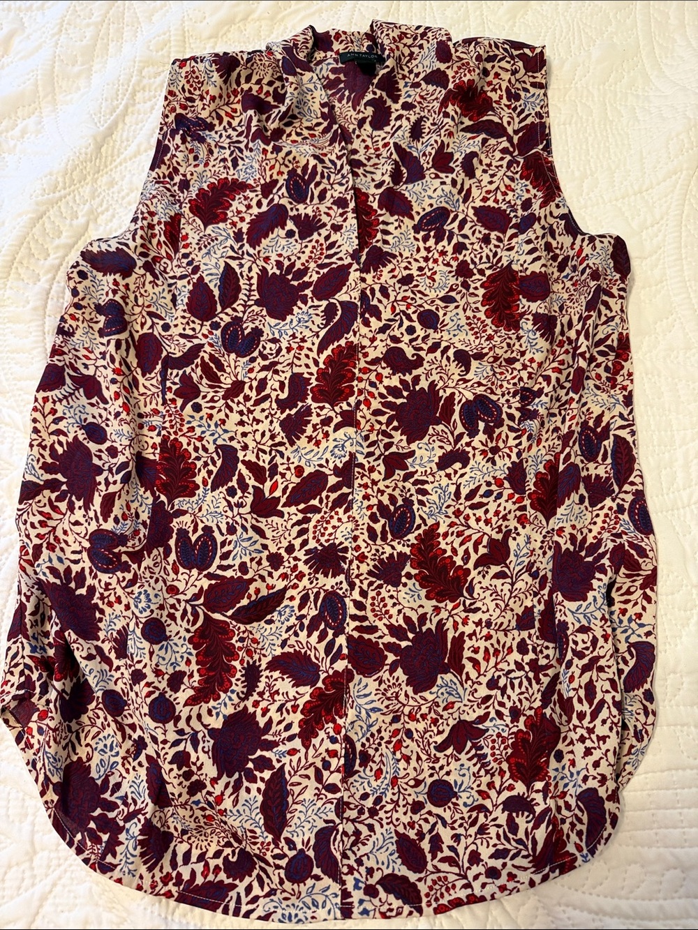 Ann Taylor Floral Print Sleeveless Blouse in Cream and Burgundy
